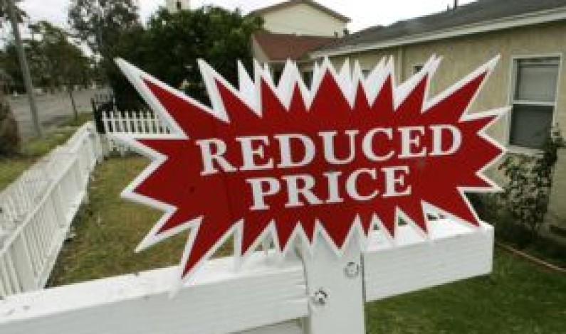 Home prices in Canada dipped 0.2 per cent